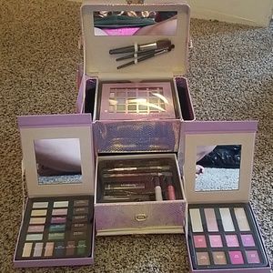 69 piece makeup collection New